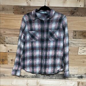 Maurices size Large Black and Pink Plaid Casual Button Down Soft Flannel Shirt